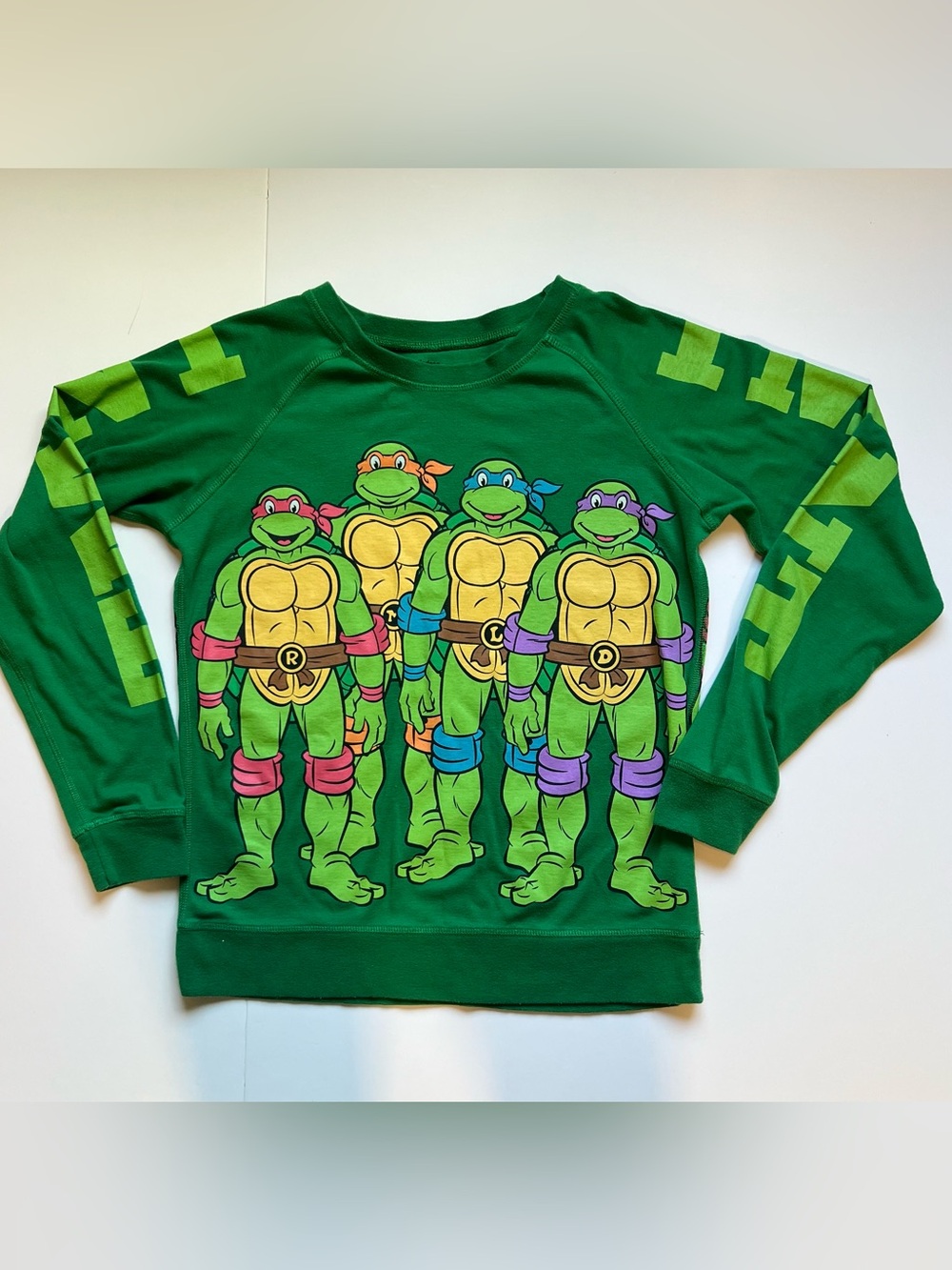 TMNT Nickelodeon Med  Green Graphic long sleeve Sweatshirt with Colorful Accents